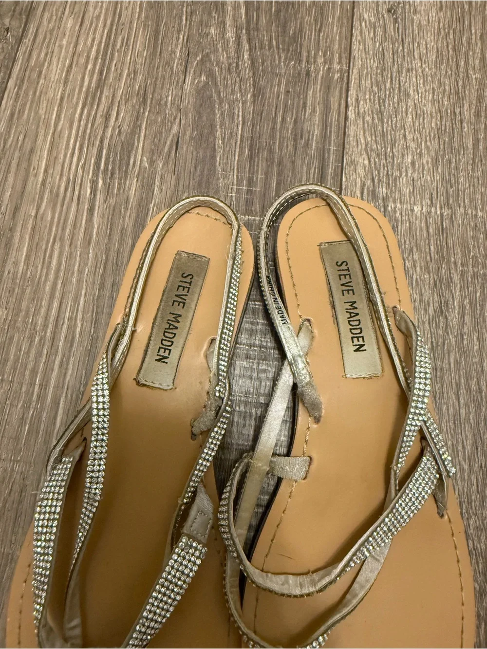 Steve Madden Rhinestone Thong Sandals Women’s Size 7.5 Silver Metallic Flats